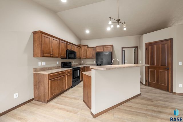 2809 S Lucerne Ave, Sioux Falls, SD 57106