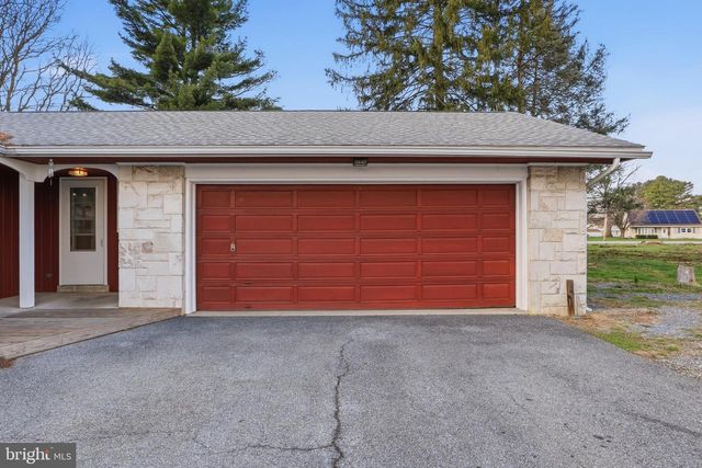 1437 LITITZ RD, Manheim, PA 17545