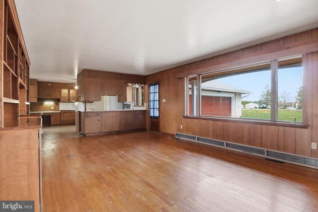 1437 LITITZ RD, Manheim, PA 17545