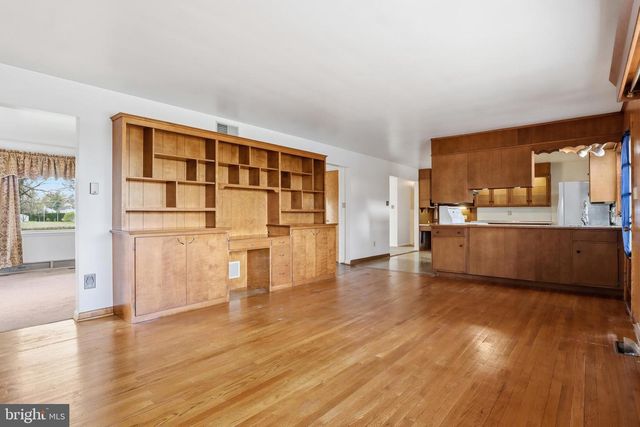 1437 LITITZ RD, Manheim, PA 17545