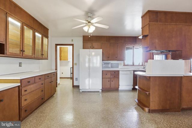 1437 LITITZ RD, Manheim, PA 17545