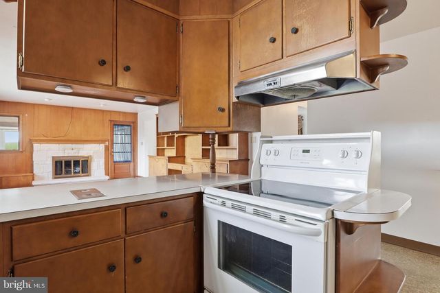1437 LITITZ RD, Manheim, PA 17545