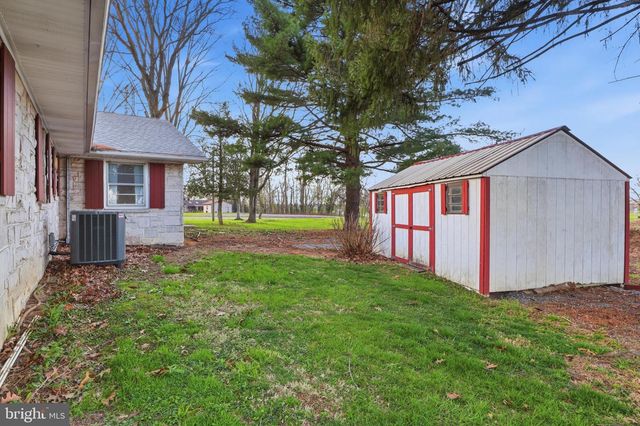 1437 LITITZ RD, Manheim, PA 17545