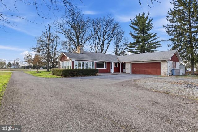 1437 LITITZ RD, Manheim, PA 17545