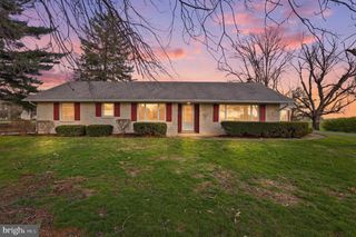 1437 LITITZ RD, Manheim, PA 17545