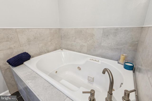 3404 HOLLY CIR, Triangle, VA 22172