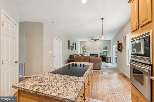 3404 HOLLY CIR, Triangle, VA 22172