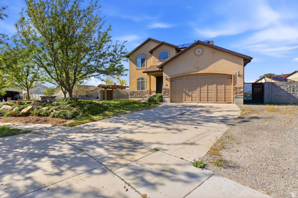 Image 2 of property listing at 58 W BARBED WIRE CRK, Grantsville, UT 84029