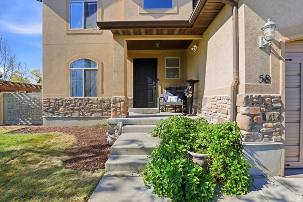 Image 3 of property listing at 58 W BARBED WIRE CRK, Grantsville, UT 84029