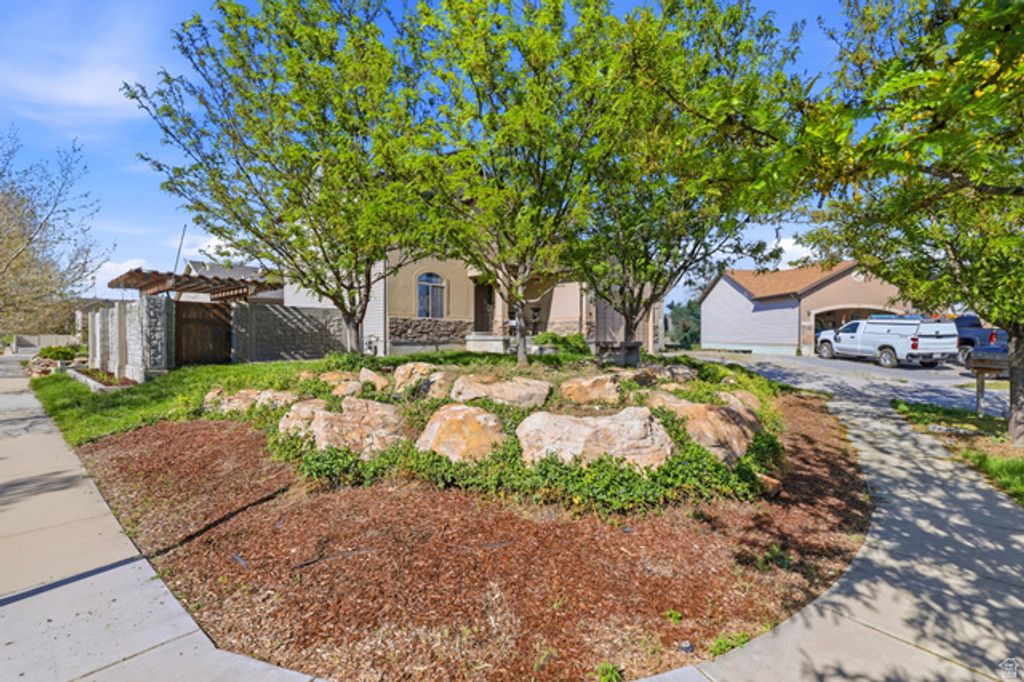 Image 5 of property listing at 58 W BARBED WIRE CRK, Grantsville, UT 84029