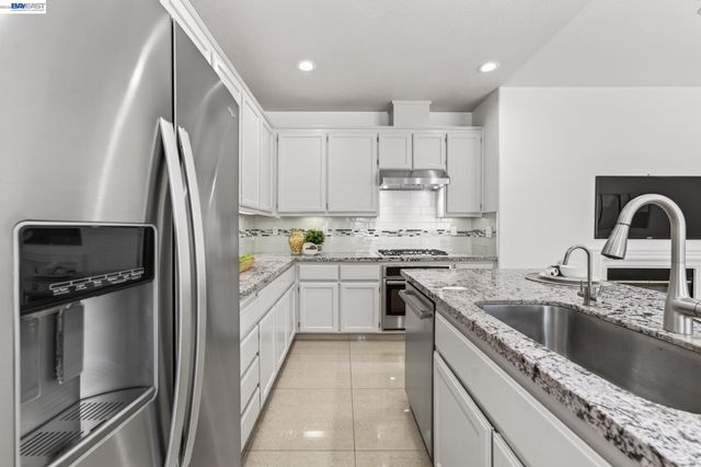 34517 Windflower Ln, Union City, CA 94587