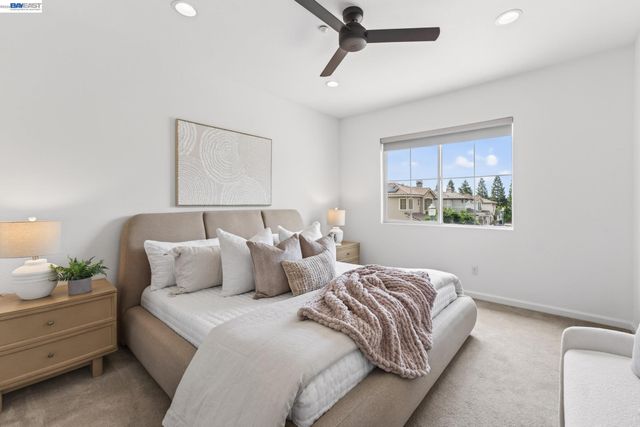 34517 Windflower Ln, Union City, CA 94587