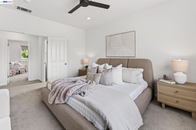 34517 Windflower Ln, Union City, CA 94587