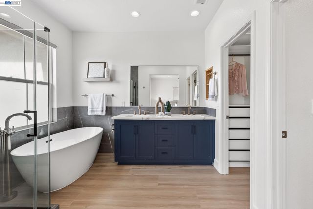 34517 Windflower Ln, Union City, CA 94587