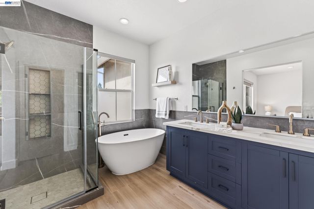 34517 Windflower Ln, Union City, CA 94587