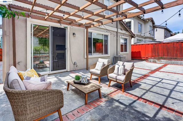 34517 Windflower Ln, Union City, CA 94587