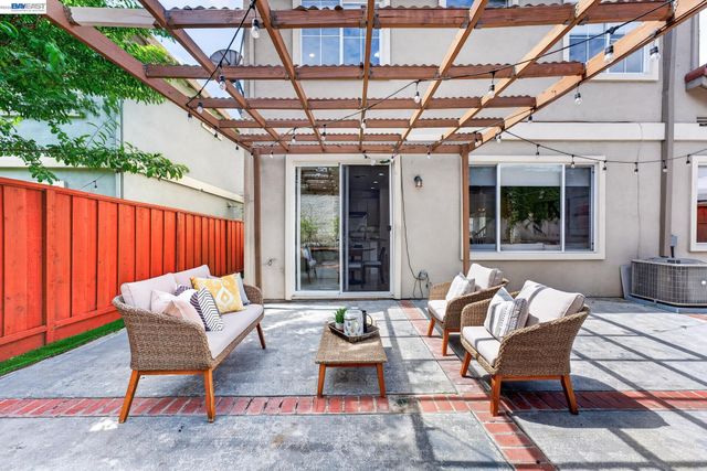 34517 Windflower Ln, Union City, CA 94587