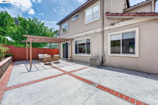 34517 Windflower Ln, Union City, CA 94587