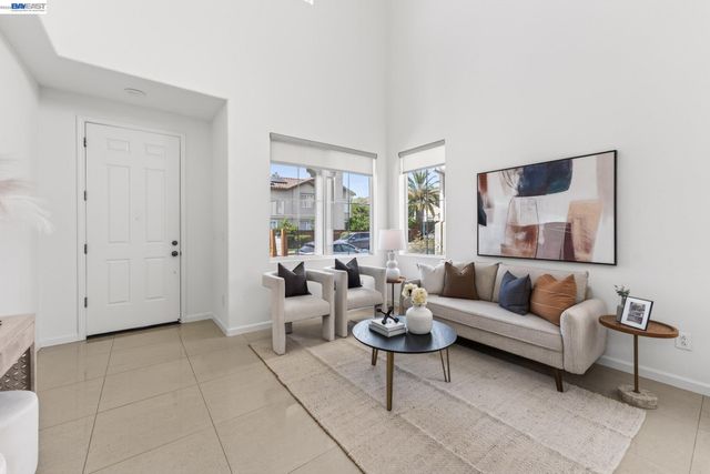 34517 Windflower Ln, Union City, CA 94587