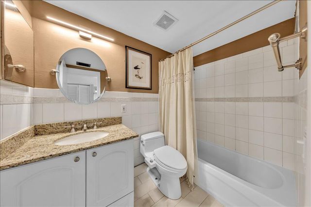 2124 NE 5th Avenue 212, Wilton Manors, FL 33305