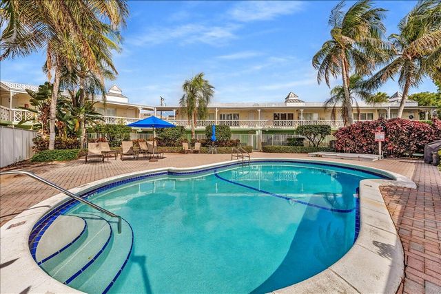 2124 NE 5th Avenue 212, Wilton Manors, FL 33305