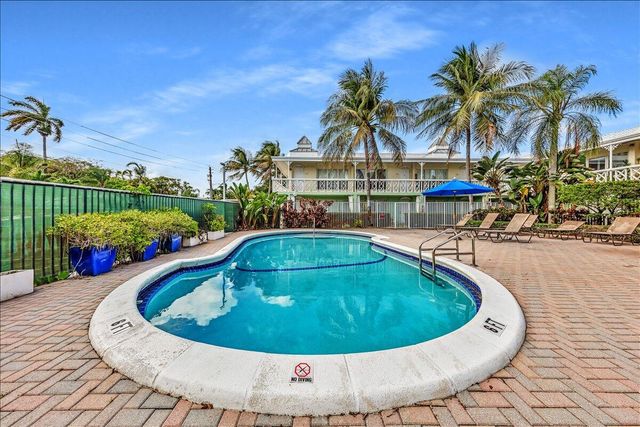 2124 NE 5th Avenue 212, Wilton Manors, FL 33305