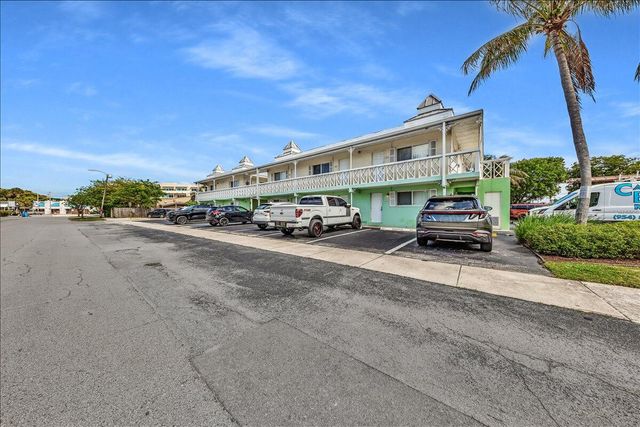 2124 NE 5th Avenue 212, Wilton Manors, FL 33305