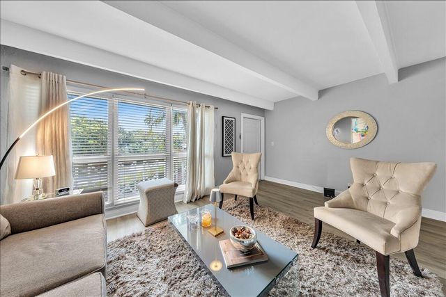 2124 NE 5th Avenue 212, Wilton Manors, FL 33305