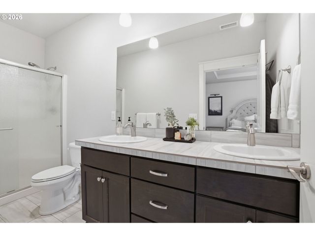 2111 Nw 70TH St, Vancouver, WA 98665