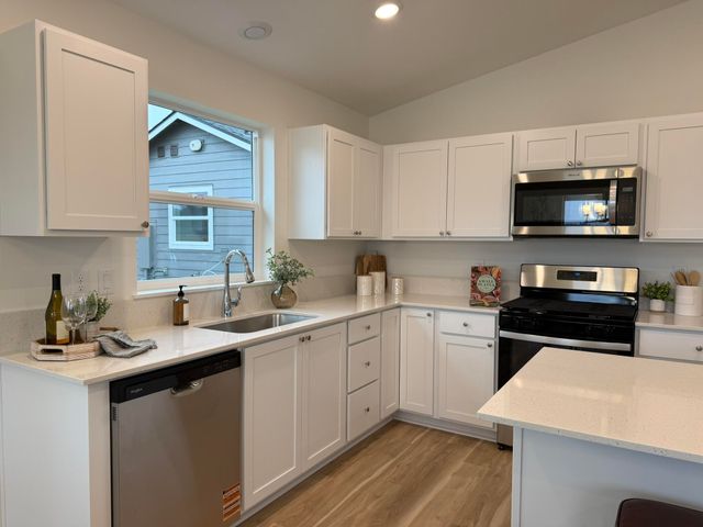 639 NE Arnold Street 173, Madras, OR 97741