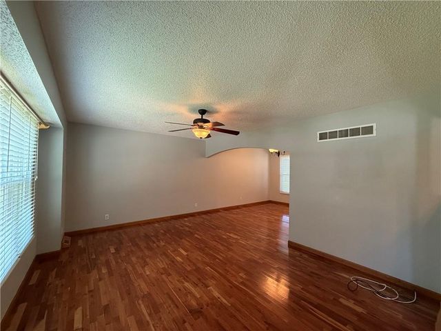 505 S Ridge Drive, Olathe, KS 66061