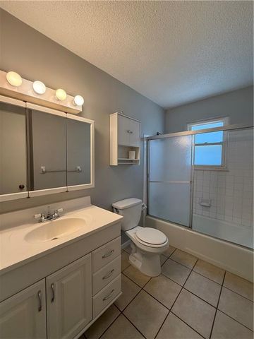 505 S Ridge Drive, Olathe, KS 66061