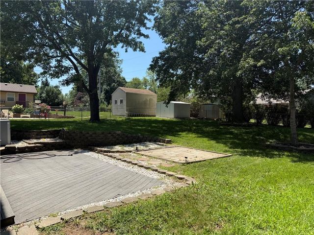 505 S Ridge Drive, Olathe, KS 66061