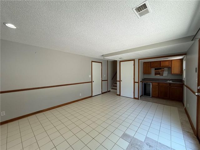 505 S Ridge Drive, Olathe, KS 66061