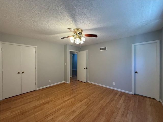 505 S Ridge Drive, Olathe, KS 66061