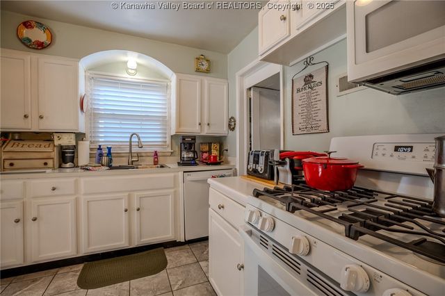 1014 Village Drive, South Charleston, WV 25309