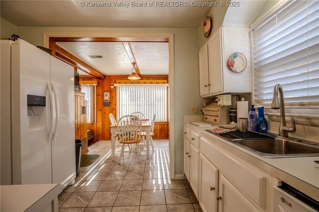 1014 Village Drive, South Charleston, WV 25309