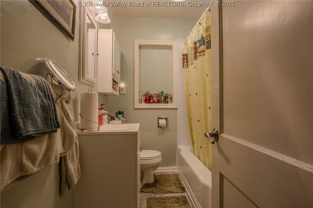 1014 Village Drive, South Charleston, WV 25309