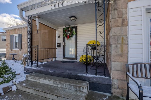 1014 Village Drive, South Charleston, WV 25309