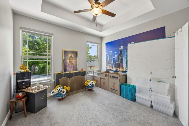 431 W Pioneer Drive, Irving, TX 75061