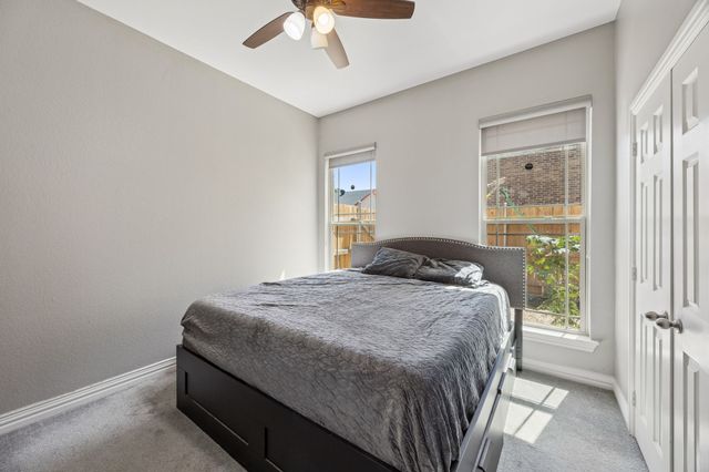 431 W Pioneer Drive, Irving, TX 75061