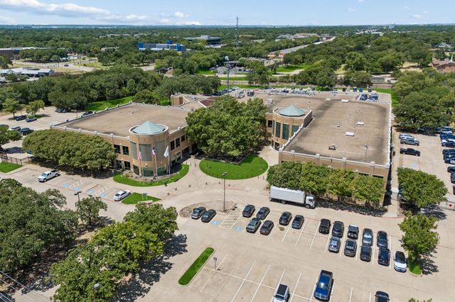 431 W Pioneer Drive, Irving, TX 75061