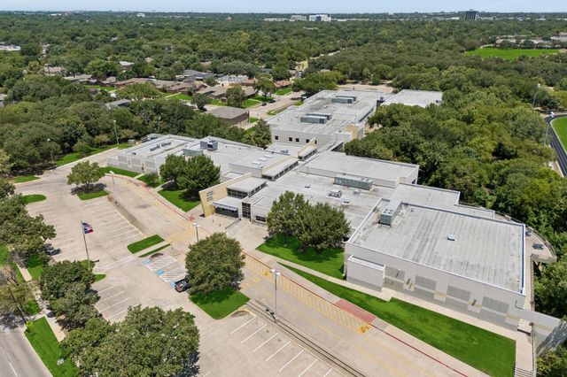 431 W Pioneer Drive, Irving, TX 75061