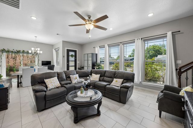 431 W Pioneer Drive, Irving, TX 75061