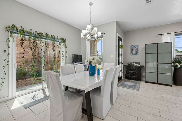 431 W Pioneer Drive, Irving, TX 75061