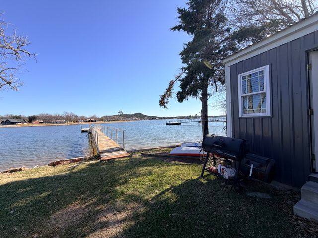 1203 McGinnis Point, Graford, TX 76449