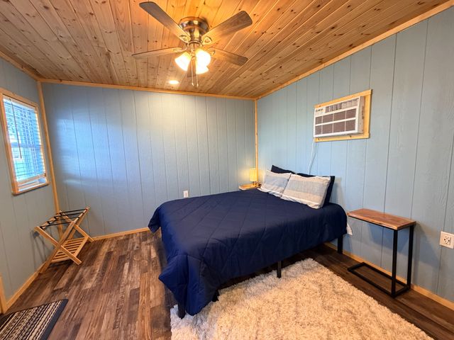 1203 McGinnis Point, Graford, TX 76449