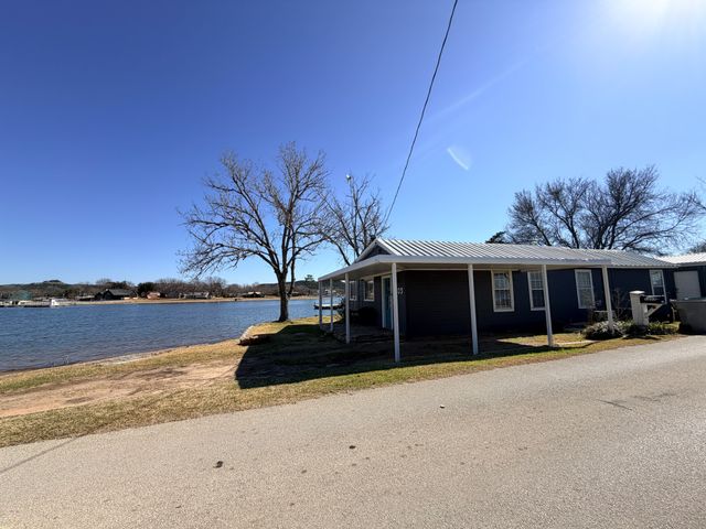 1203 McGinnis Point, Graford, TX 76449