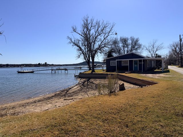 1203 McGinnis Point, Graford, TX 76449