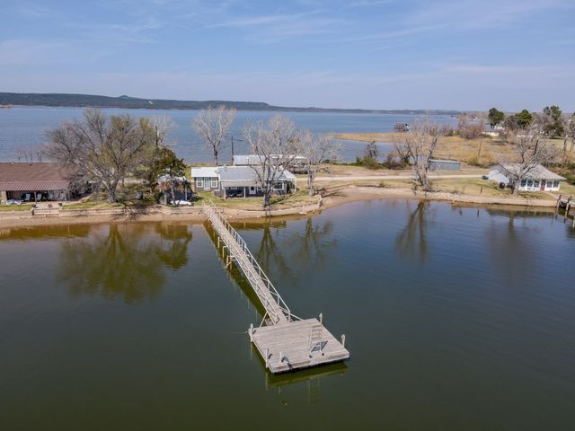 1203 McGinnis Point, Graford, TX 76449